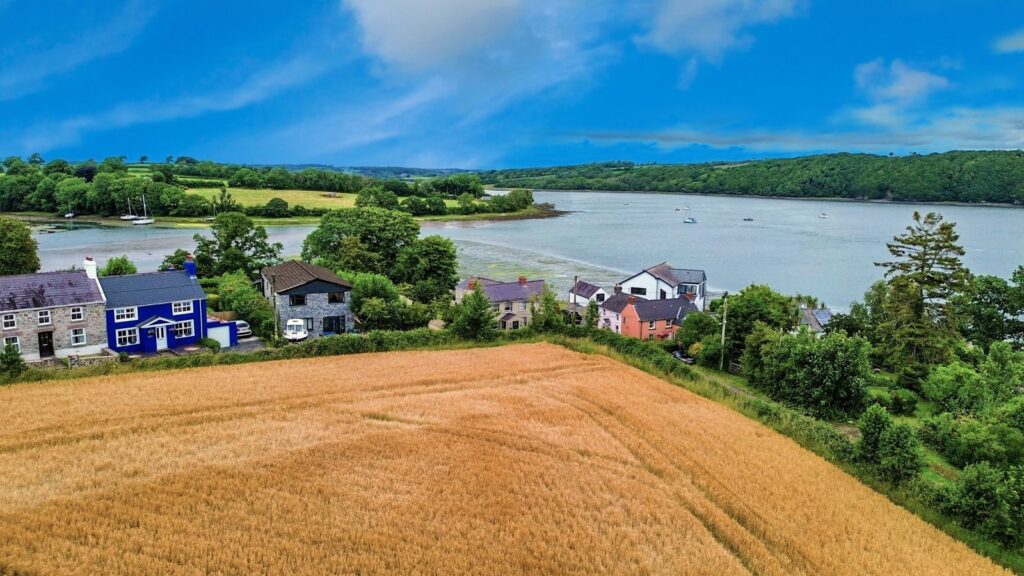 Llangwm Ferry, Llangwm, Haverfordwest, Pembrokeshire, SA62 4JN