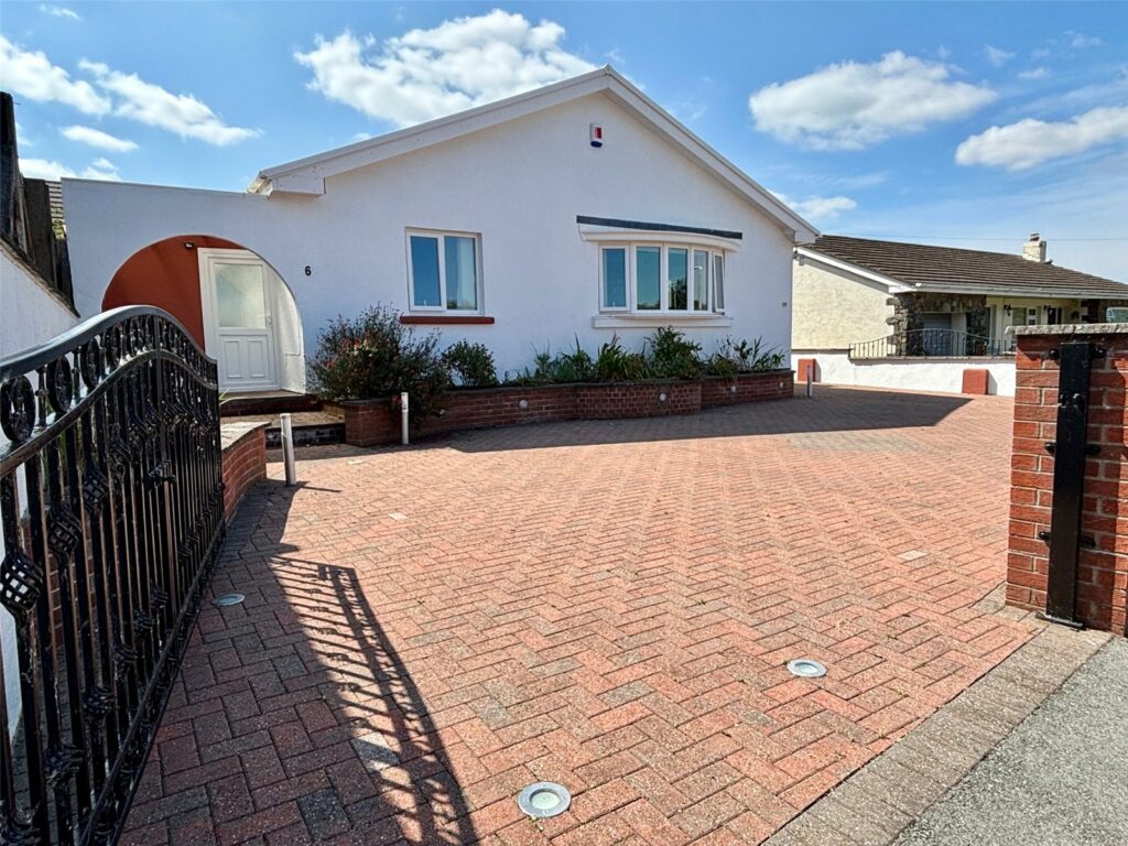 Priory Lodge Close, Milford Haven, Pembrokeshire, SA73 2BZ