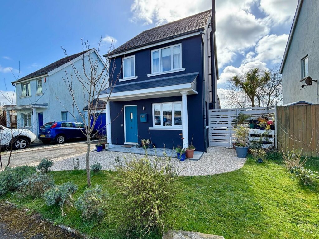 Heath Close, Johnston, Haverfordwest, Pembrokeshire, SA62 3QL