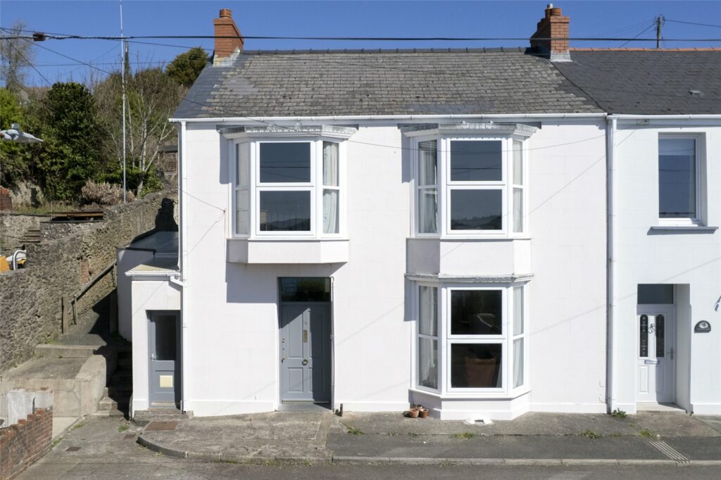 Great Eastern Terrace, Neyland, Milford Haven, Pembrokeshire, SA73 1QA