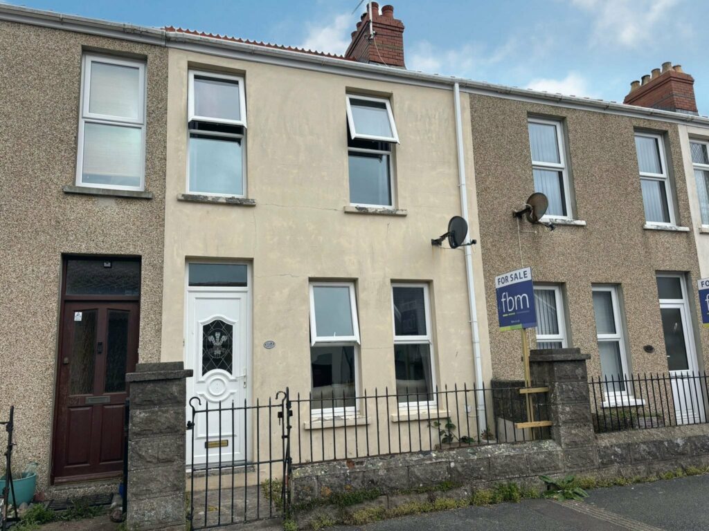 Edward Street, Milford Haven, Pembrokeshire, SA73 2HY