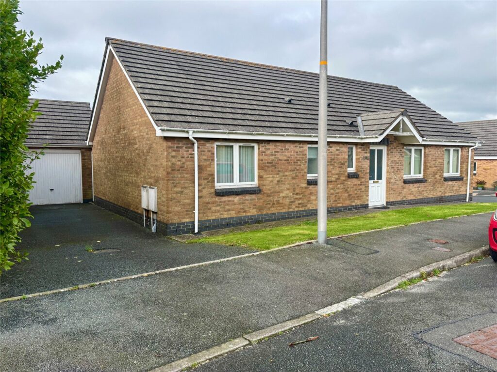 Skomer Drive, Milford Haven, Pembrokeshire, SA73 2RF