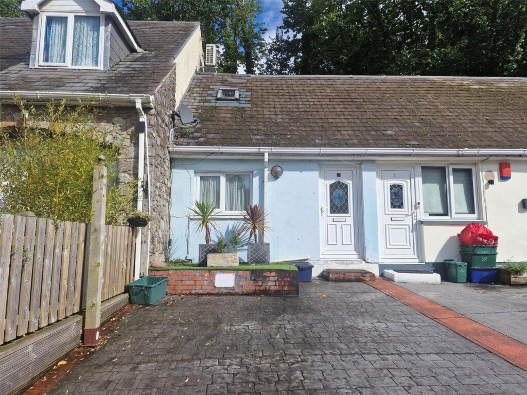 The Moat House, Commons Road, Pembroke, Pembrokeshire, SA71 4EA