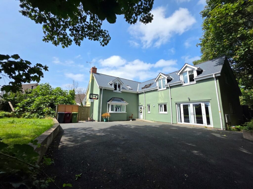 First Lane, Pembroke, Sir Benfro, SA71 4BB