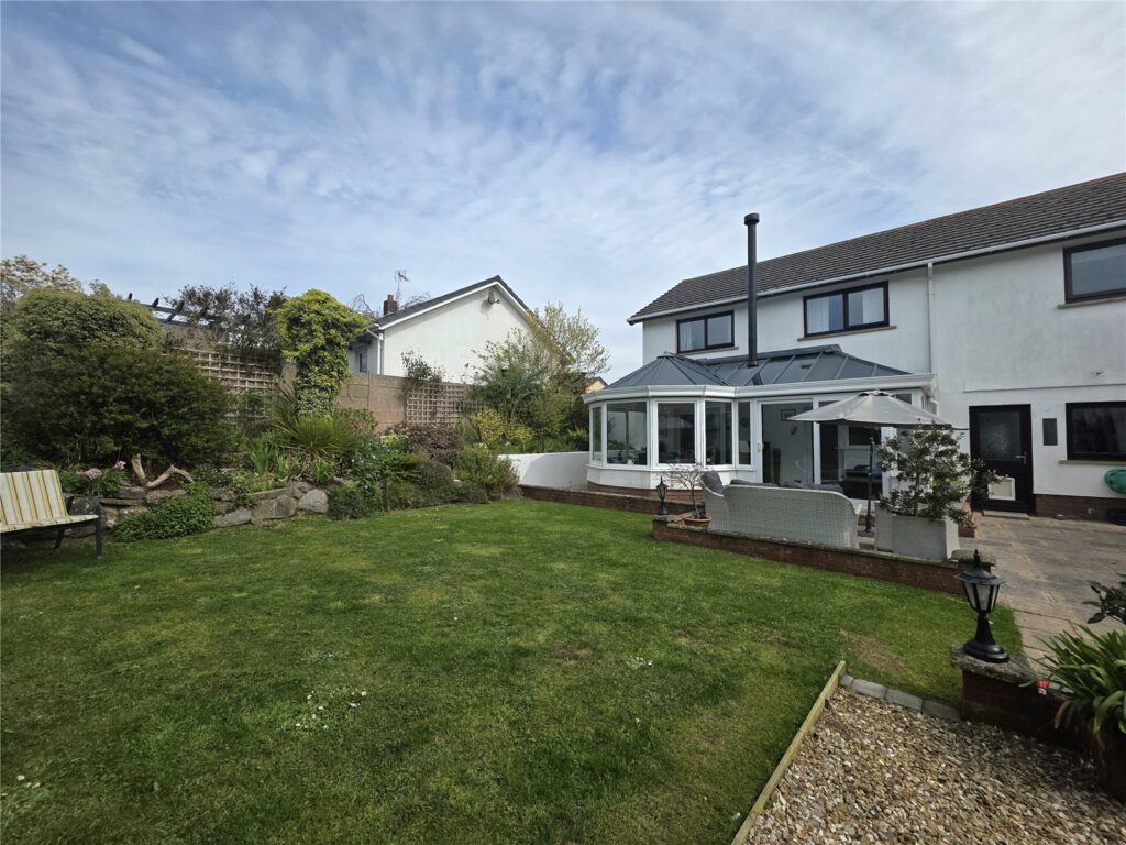 Glenview Avenue, Pembroke Dock, Pembrokeshire, SA72 6EJ