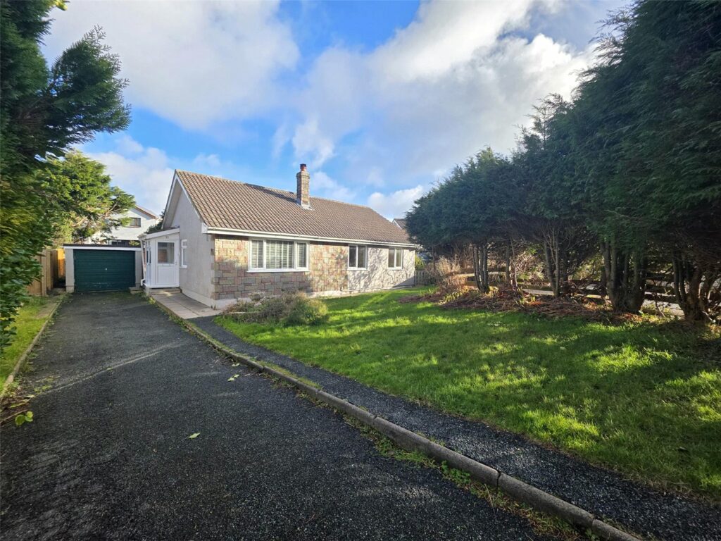 Cricket Grove, Hundleton, Pembroke, Pembrokeshire, SA71 5RW
