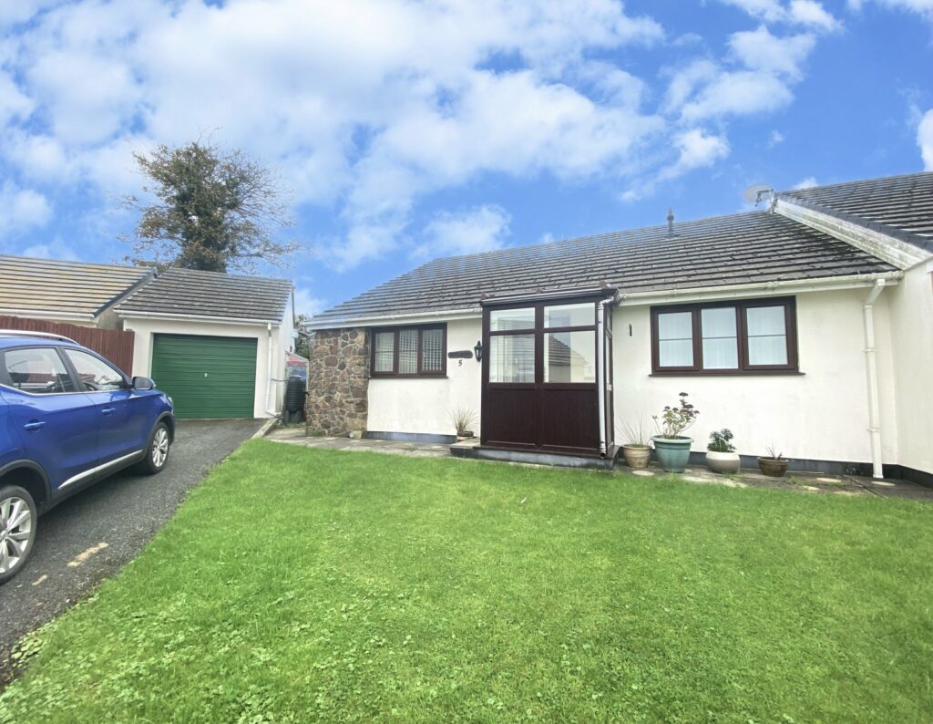 Pentle Close, Pentlepoir, Saundersfoot, Pembrokeshire, SA69 9BY