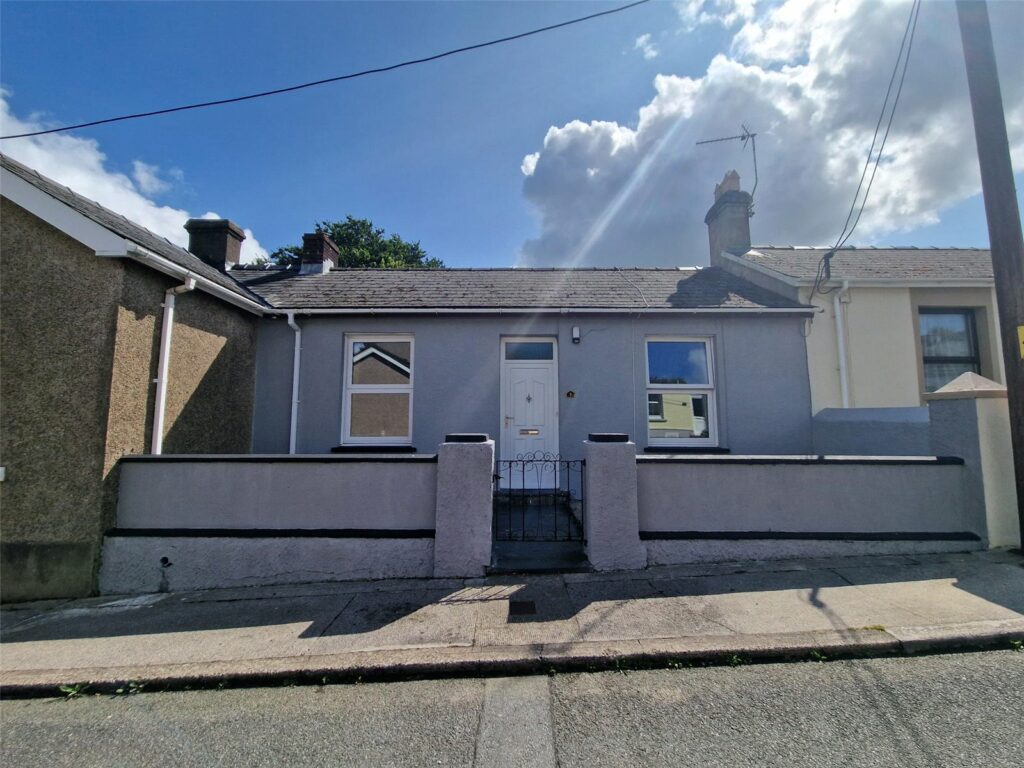 Llanion Cottages, Pembroke Dock, Pembrokeshire, SA72 6UG