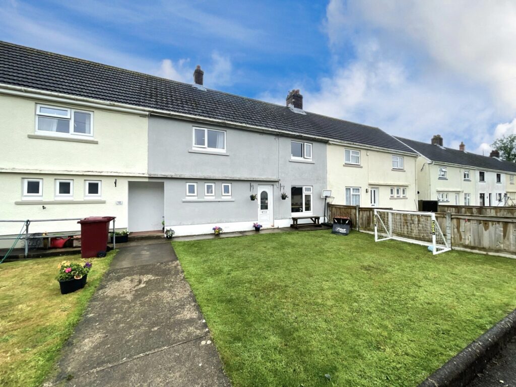 Heol Y Gaer, Clynderwen, Pembrokeshire, SA66 7NB